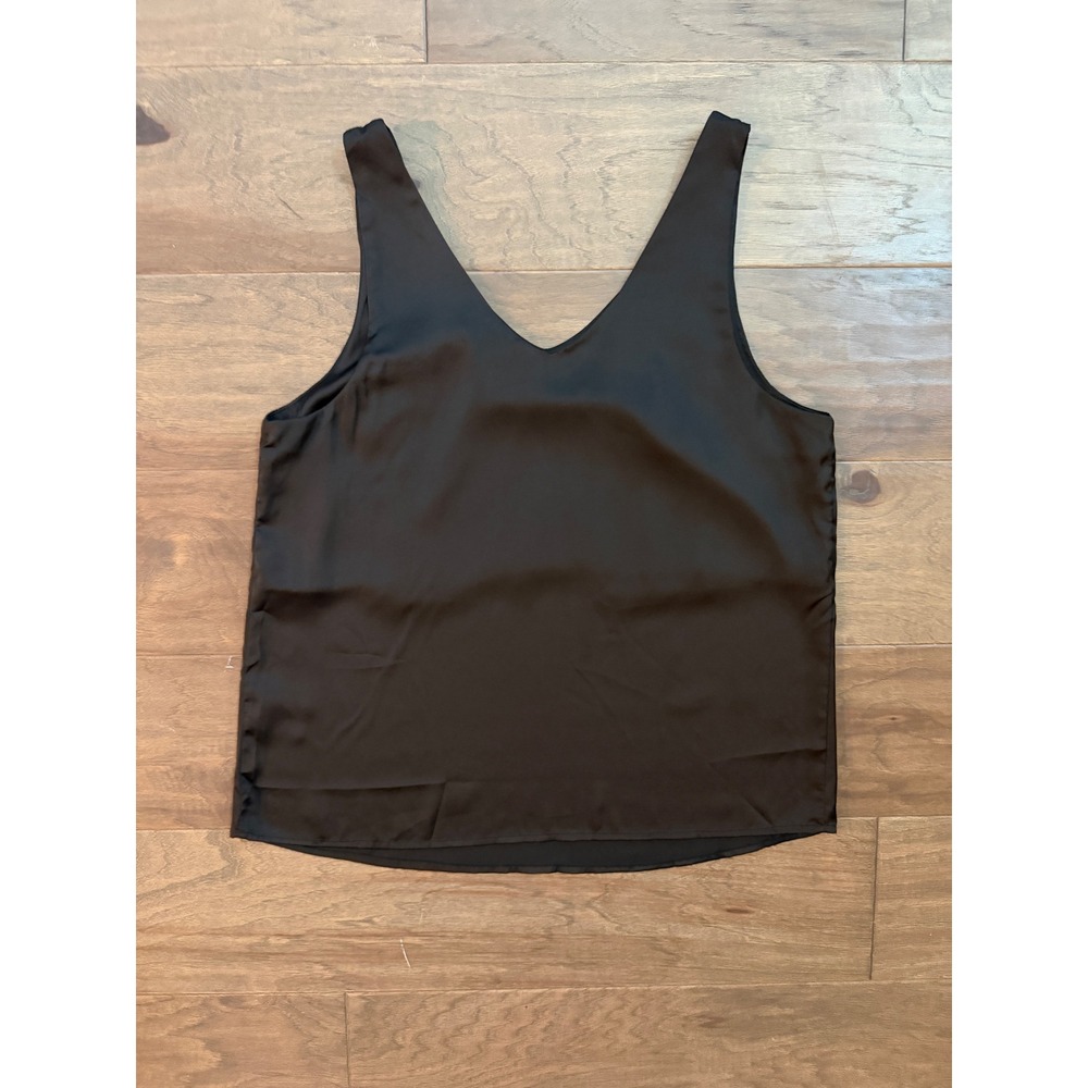 Ekouaer Tank Top Womens Medium Black Satin Solid V-Neck Relaxed Camisole Chic - Picture 3 of 4